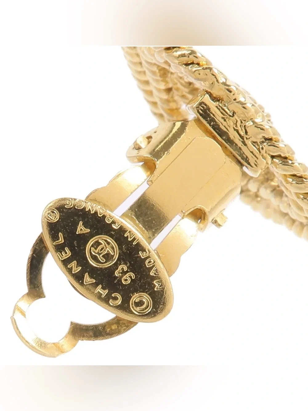 CHANEL Gold Twisted Rope Heart Clip-On Earrings